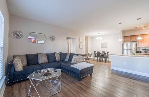 Westerville Apartment | Comfy 2 Bedroom King Bed Apartment Near Polaris