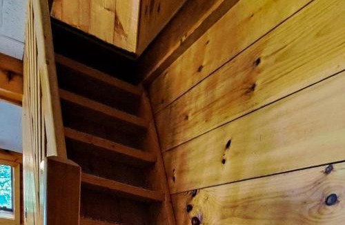 Greenville House | Comfy Lakefront Cabin with Gorgeous Views, Private Dock & Pebble Beach