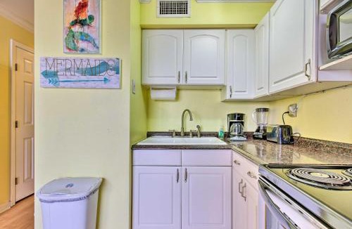 North Beach House | Corpus Christi Beachfront Condo w/Pool Access!