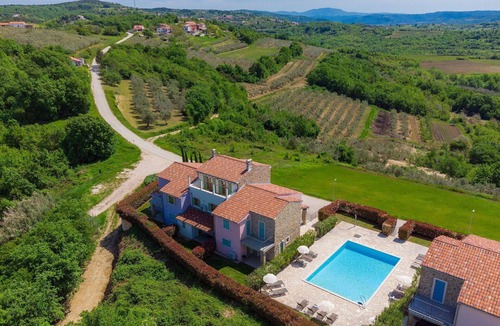 Baredine House | Cosy apartment in villa for 6 guests with WIFI, A/C, pool, TV, terrace and panoramic view