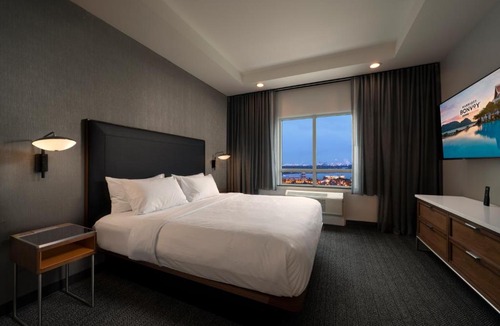 Clear Lake Shores Hotel | Courtyard by Marriott Houston Kemah
