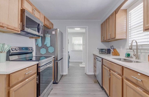 Bayview Cottage | Cozy Cottage w/Hot Tub, Pool Table, Fenced Yard