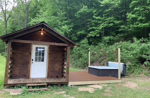 Laurelville Cabin | Cozy Creekside Cabin in the heart of Hocking Hills