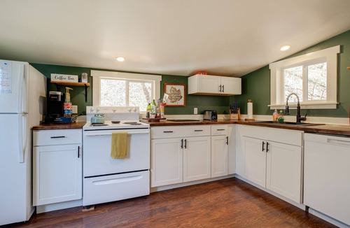 Eagle Rock Cottage | Cozy Eagle Rock Cottage on the Creek w/ Loft!