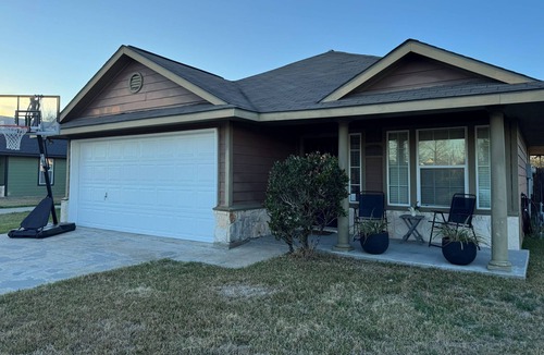 Westfield Village House | Cozy, Family Friendly 3-bedroom 2-bath house in South College Station
