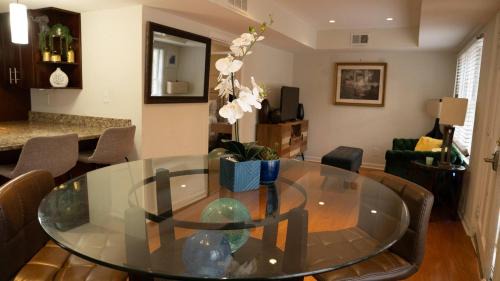 Piedmont Heights Apartment | Cozy Midtown Garden Apartment | Walk the Beltline.