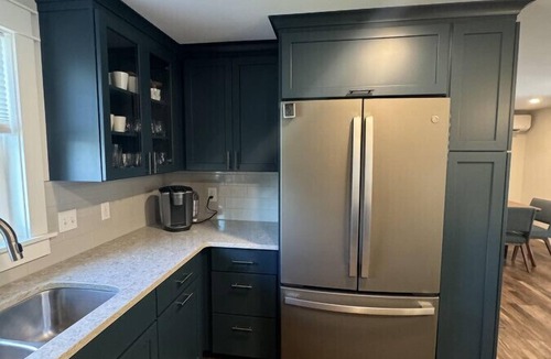 Ellsworth Apartment | Cozy Modern Retreat 2 Bedroom Patio Fire Pit
