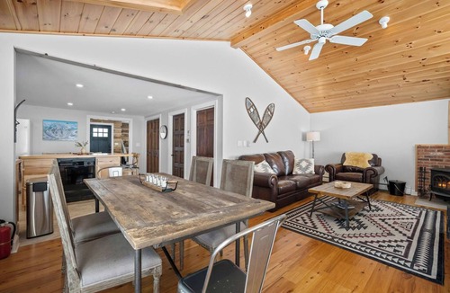 Jackson Ski Chalet | Cozy Private Chalet-Close to Skiing with Hot Tub-Pet Friendly