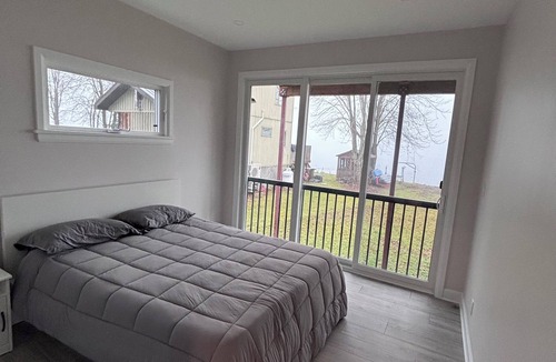 North Grenville House | Cozy River Home