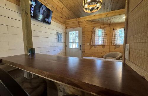 Mineral Wells House | Cozy Tiny Cabin with Rustic Charm near Mineral Wells, Texas