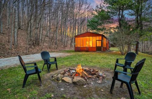 Laurelville House | Creekside Hideaway