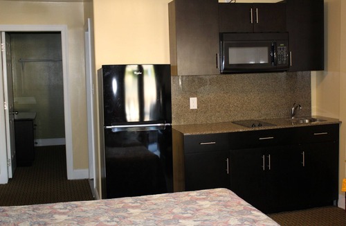 Yorktown Hotel | Crown Inn Motel