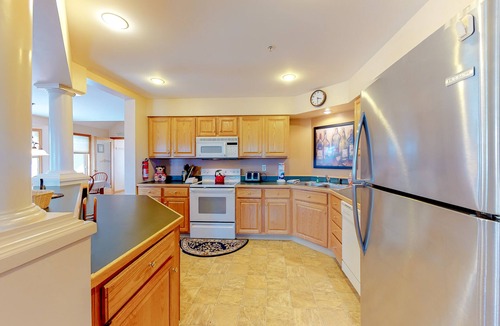 Sunday River Area House | Cute townhome on the slopes with trail access, deck, hot tub & pool