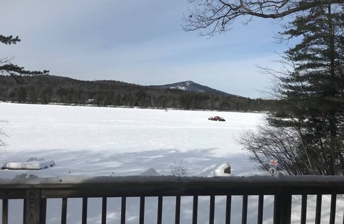 Conway Cabin | Direct Waterfront Log Cabin,Sweeping Mt Views. Sunsets, Fire-pit, Boats, Hiking