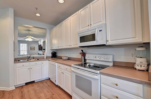 Ocean View Condo | Dog Friendly, 2 Bedroom Condo in Bear Trap Dunes! Sleeps 6, WIFI, shuttle to the beach, Community Pool, Tennis, and more!
