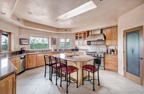 Santa Fe House | Dorthia Garden Retreat & Views by Kokopelli Property Management