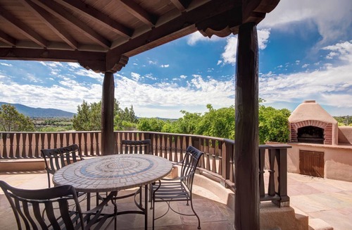 Santa Fe House | Dorthia Garden Retreat & Views by Kokopelli Property Management