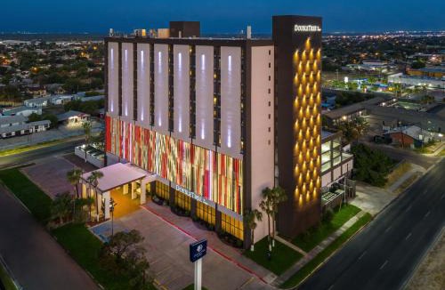 Western Division Hotel | DoubleTree by Hilton Laredo