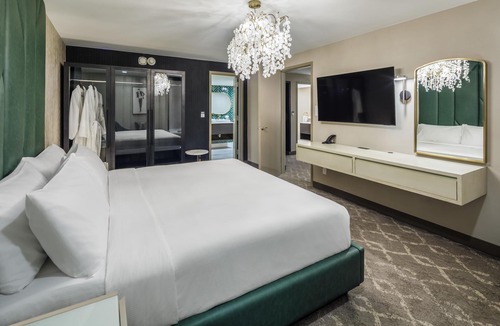 Western Division Hotel | DoubleTree by Hilton Laredo