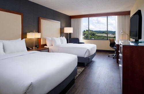 Mars Hotel | DoubleTree by Hilton Pittsburgh - Cranberry