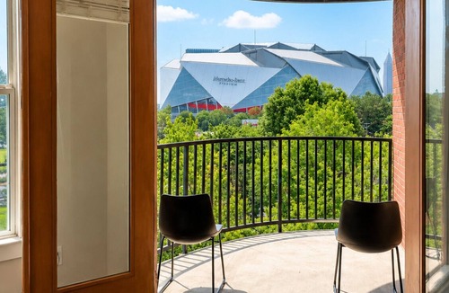 Downtown Atlanta Apartment | Downtown Condo-Walk to Mercedes-Benz Stadium, State Farm Arena & Free Parking
