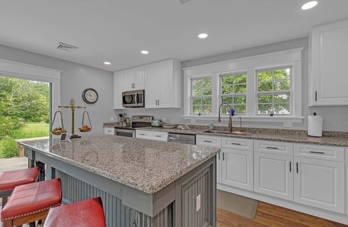 Foster House | East River Views - Renovated 1905 house- 3 Bedrooms, 3.5 baths