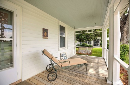 Foster House | East River Views - Renovated 1905 house- 3 Bedrooms, 3.5 baths
