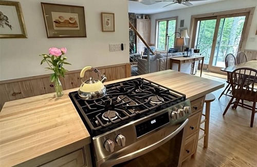 Hope House | EASY LANE COTTAGE - Town of Hope - Lermond Pond