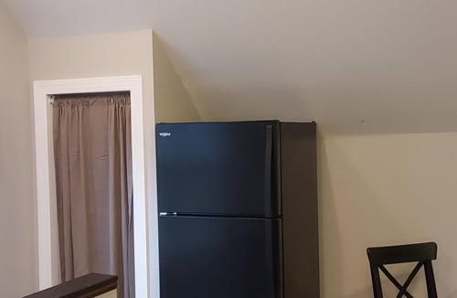 Woods Cross Roads Apartment | Eclectic Apartment- 2-4 friends- Family centered. Safe Neighborhood