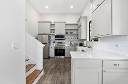 Fredericksburg House | Edge of Main 5- Vineyard Views!