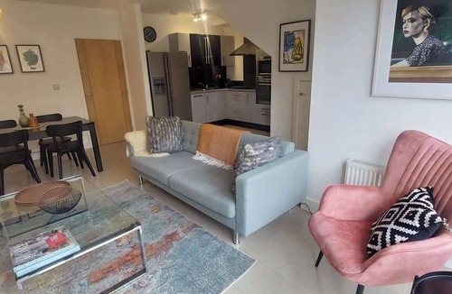 Shankill Apartment | Elegantly Refurbed 2BD in Shankill - 3km from Bray