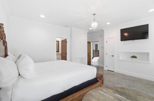 Fredericksburg House | Emigrant's Inn