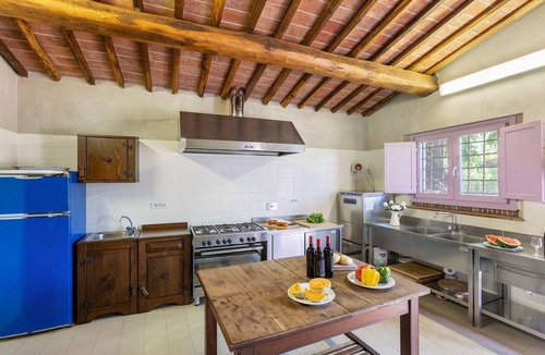 Altopascio Villa | Enchanting villa with pool with hydromassage area, ideal to fully enjoy Tuscany