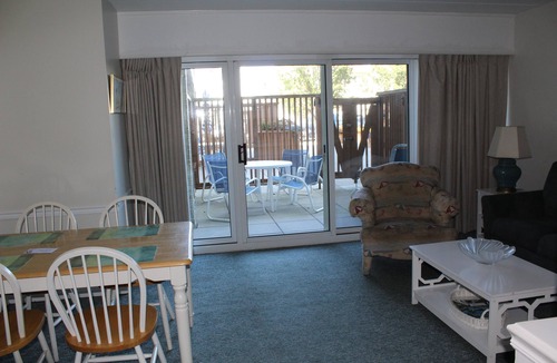 Rehoboth Beach Condo | Enclosed Patio & Steps to Ocean!