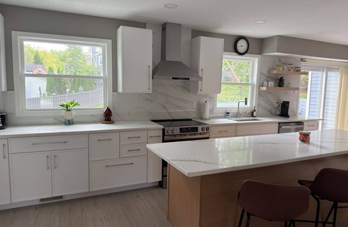 Gahanna House | Enjoy a relaxing stay in this luxury, centrally located, fully renovated home.