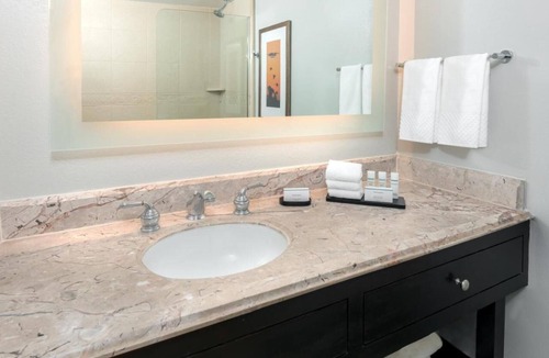 Park Central Hotel | Ensuring a Very Comfortable & Memorable Stay! 4 Relaxing Units, Pool!