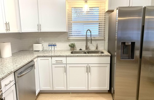 Columbus House | Entire, elegant, home in walkable upscale Bexley neighborhood