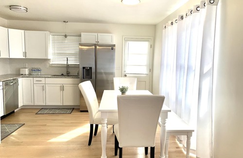 Columbus House | Entire, elegant, home in walkable upscale Bexley neighborhood