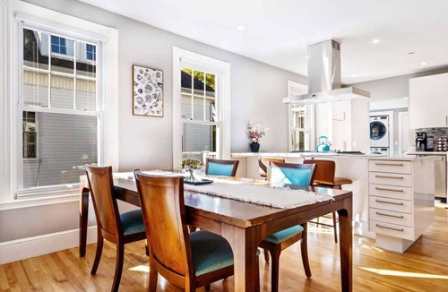 Oakdale House | Entire Home | Sleeps 16 | w/Roof Deck | 5 mins to Downtown