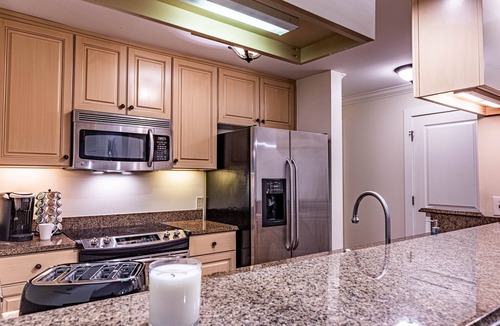 Lake Oconee Condo | Escape to this Reynolds Lake Oconee two bedroom condo nestled in nature.