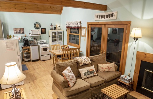 Killbuck Cabin | Ethan's Retreat: Cozy cabin getaway w/hot tub, private & pet-friendly!