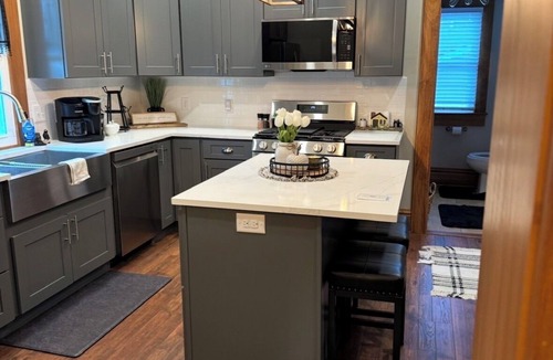 Ashville House | Excellent 4-bedroom house with AC in charming Ashville