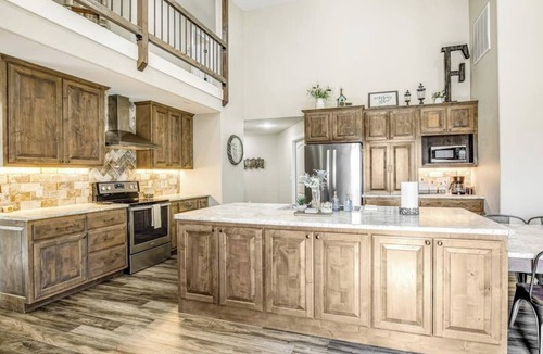 Fredericksburg House | Expansive getaway near downtown with fast WiFi, Wii, grill