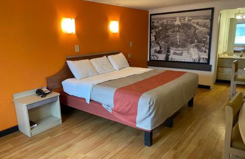 London Hotel | FairBridge Inn Express London