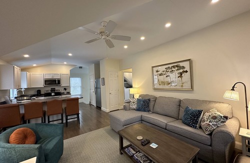 Town Landing Apartment | Falmouth Waterfront Carriage House Apt