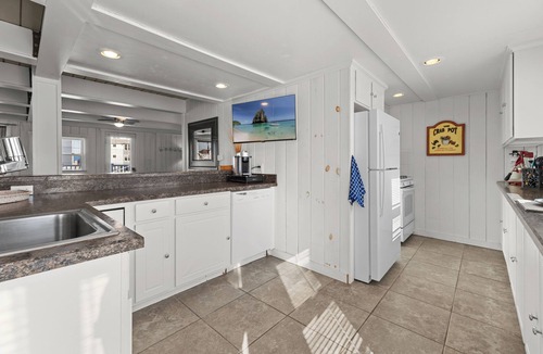Selbyville House | Family Friendly Waterfront Retreat - Dogs Allowed & Off-Season Discounts