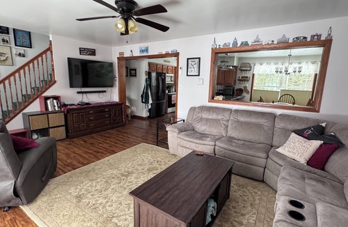 Penobscot House | Family Friendly Waterfront Escape -7BR w/Dock, Eagle Views, Kayaks & Near Acadia