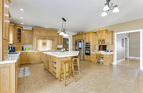 Summit Station House | Family Home on 9 Acres! Climbing Wall & Gym
