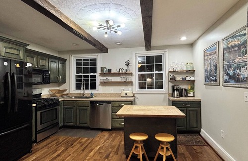 Circleville House | Family-Sized Charming 3-bedroom Townhome in Uptown Circleville