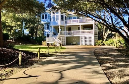 Duck House | Four Seasons, TOP AMENITIES, fully stocked, Pool & Theater Room!